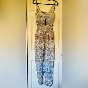 GYPSY 05 SHEER JUMPSUIT. SIZE M. Loose fit. Adorable on.